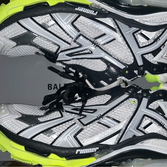 Balenciaga Runners - Picture 6 of 6
